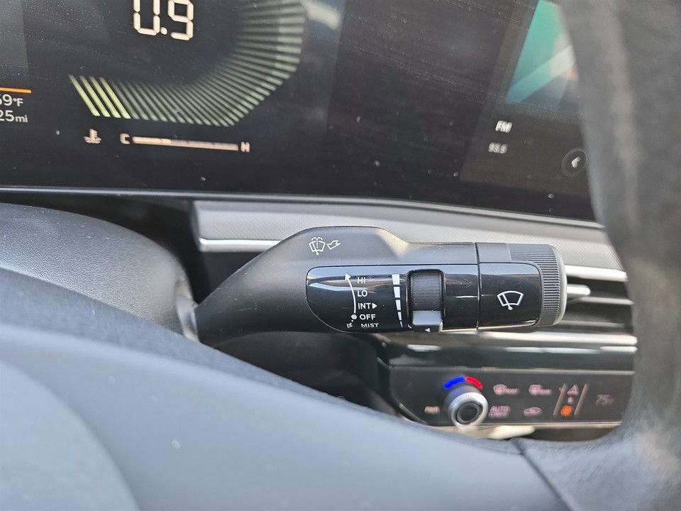 Used 2025 Kia K5 LXS FWD image 16