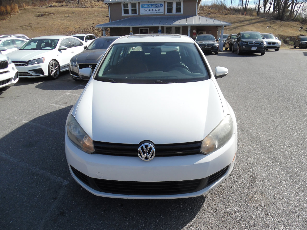 Used 2010 Volkswagen Golf 4-Door image 8