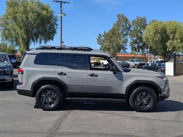 Used 2024 Lexus GX 550 AWD/4WD image 4