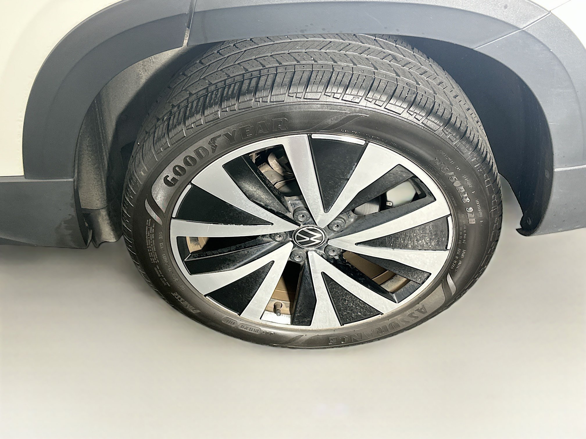Used 2024 Volkswagen Taos SE FWD image 11