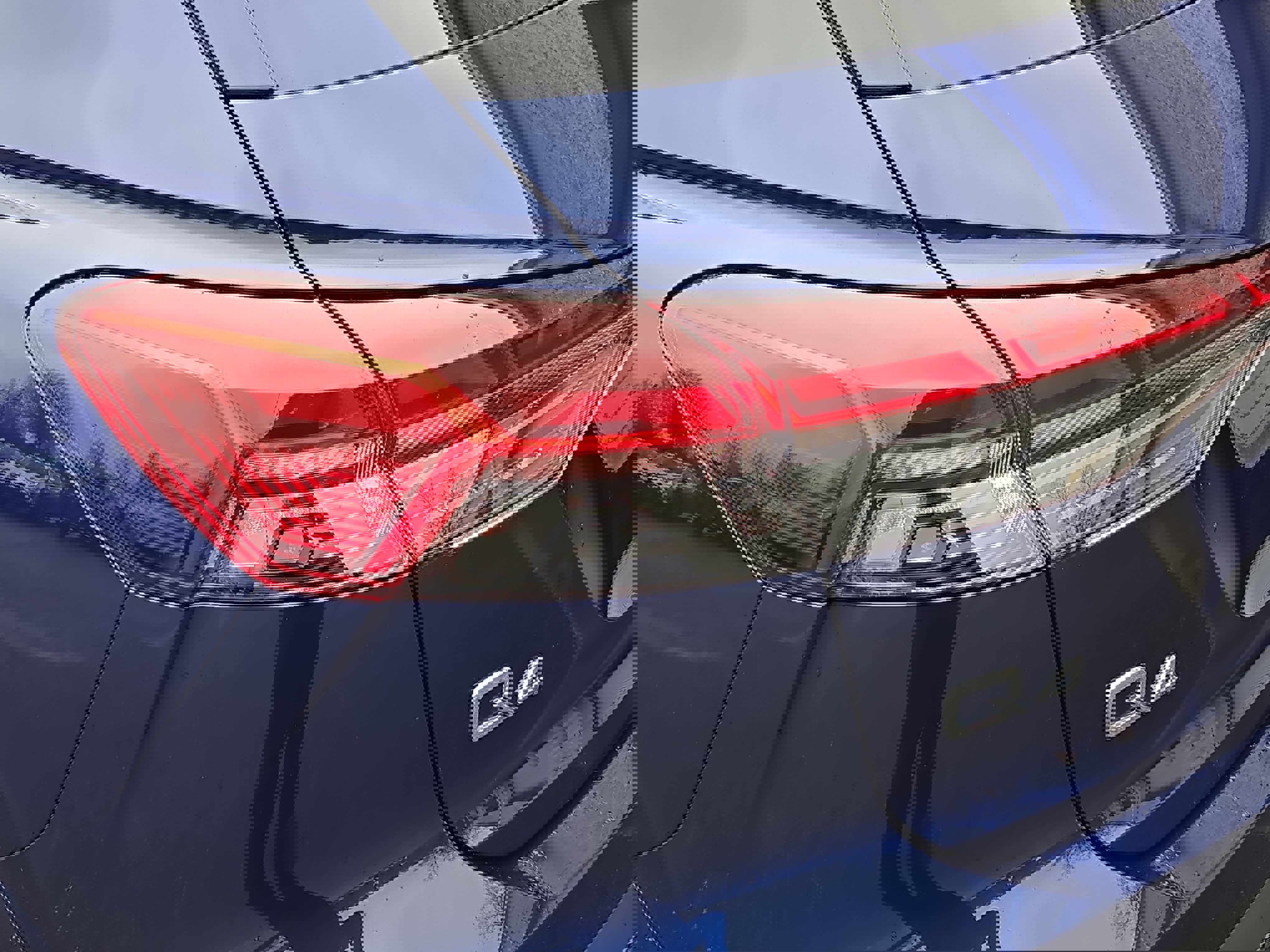 Used 2023 Audi Q4 e-tron Premium Plus w/ Premium Plus image 34