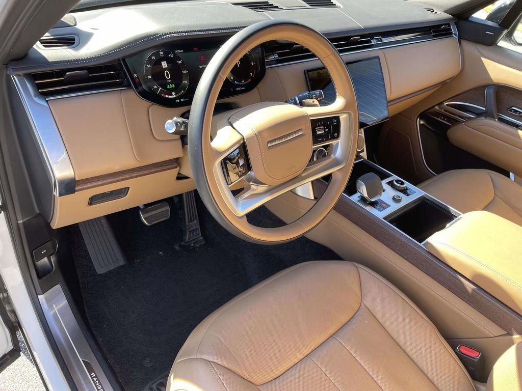 Used 2023 Land Rover Range Rover SE image 18