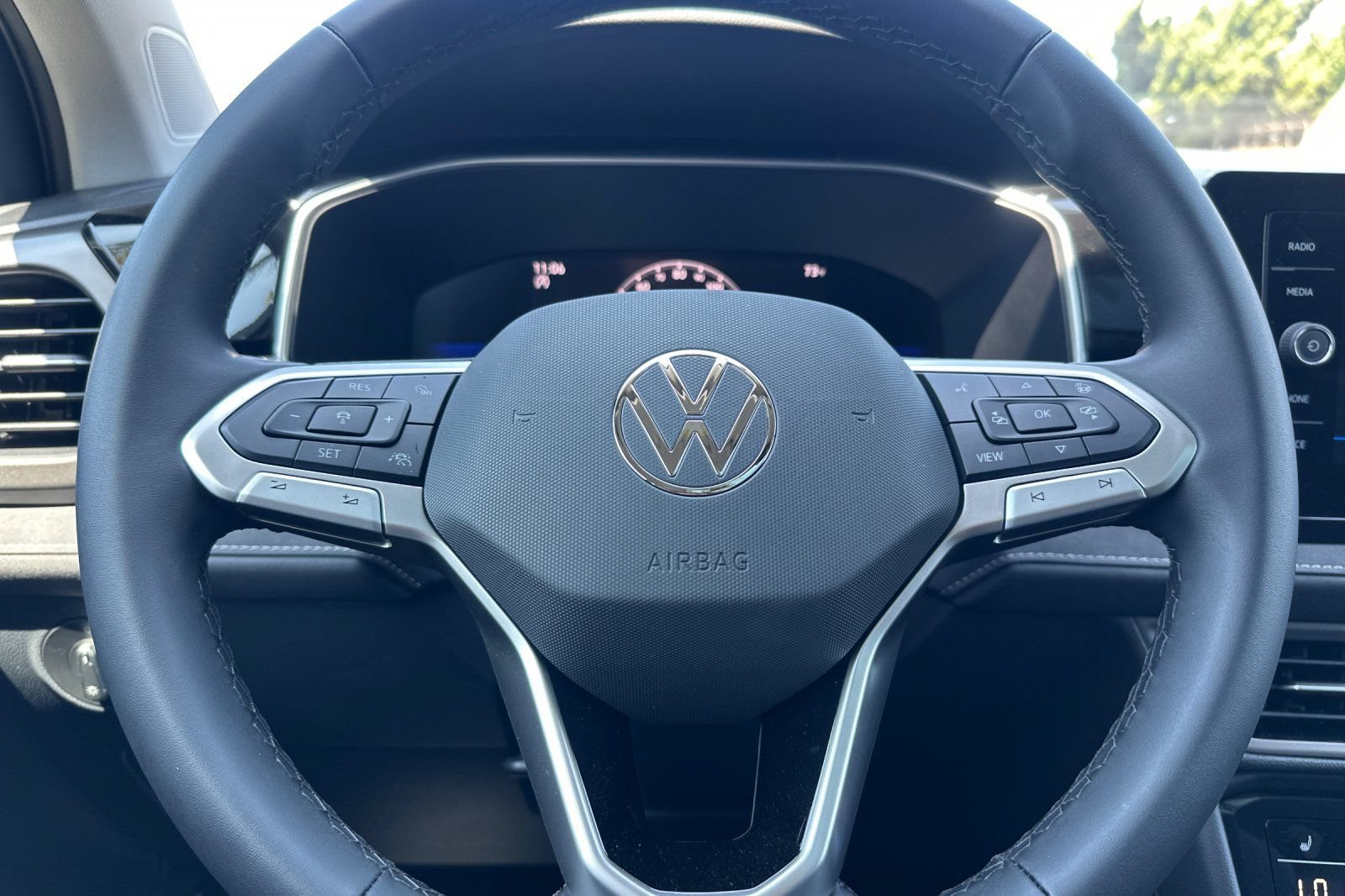 New 2026 Volkswagen Taos SE FWD image 22