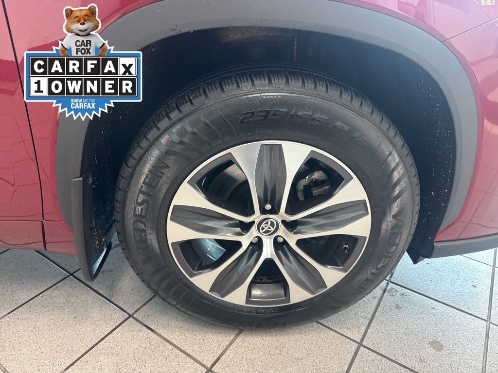 Used 2020 Toyota Highlander XLE AWD/4WD image 27