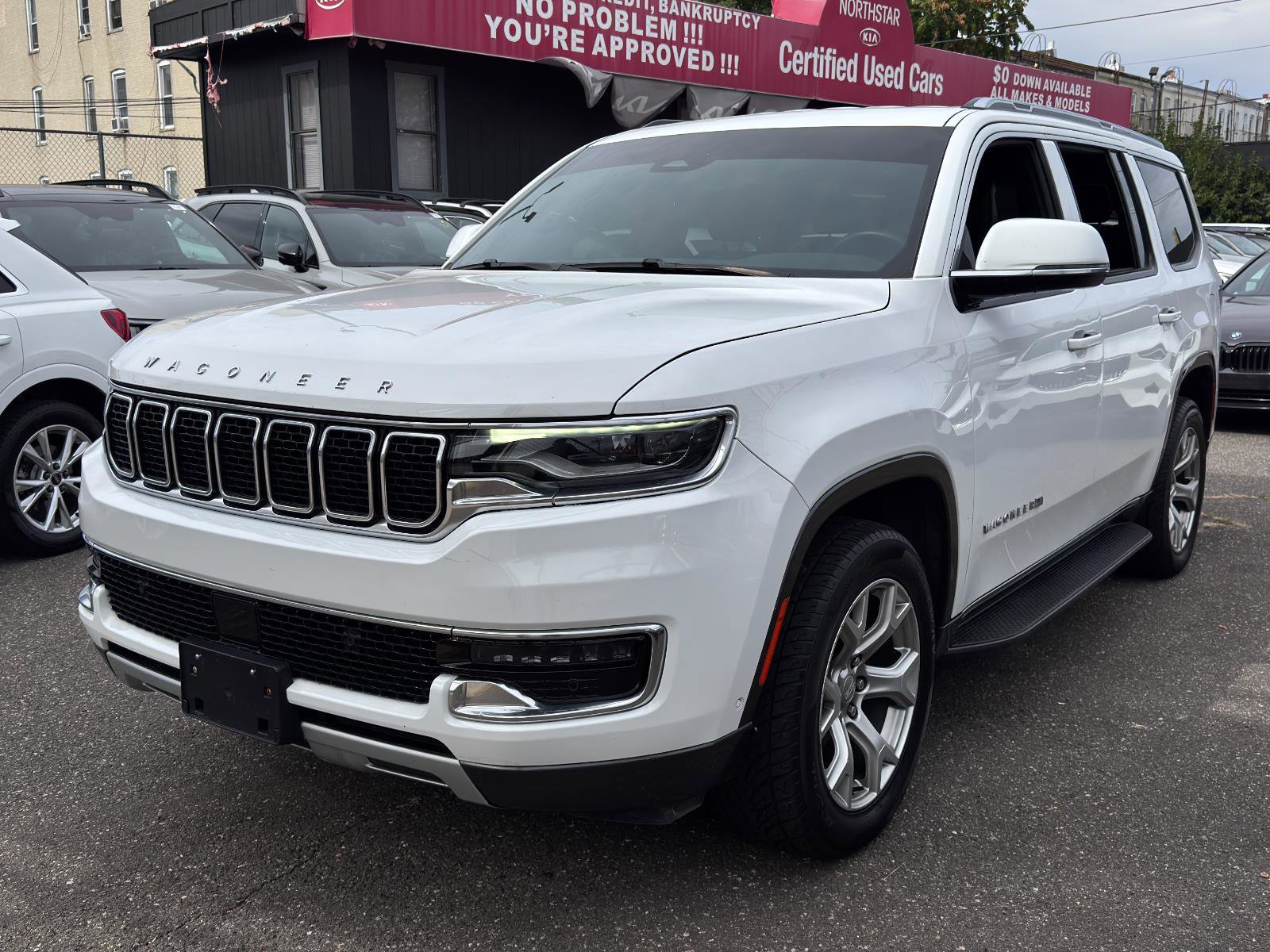 Used 2022 Jeep Wagoneer Series II image 1