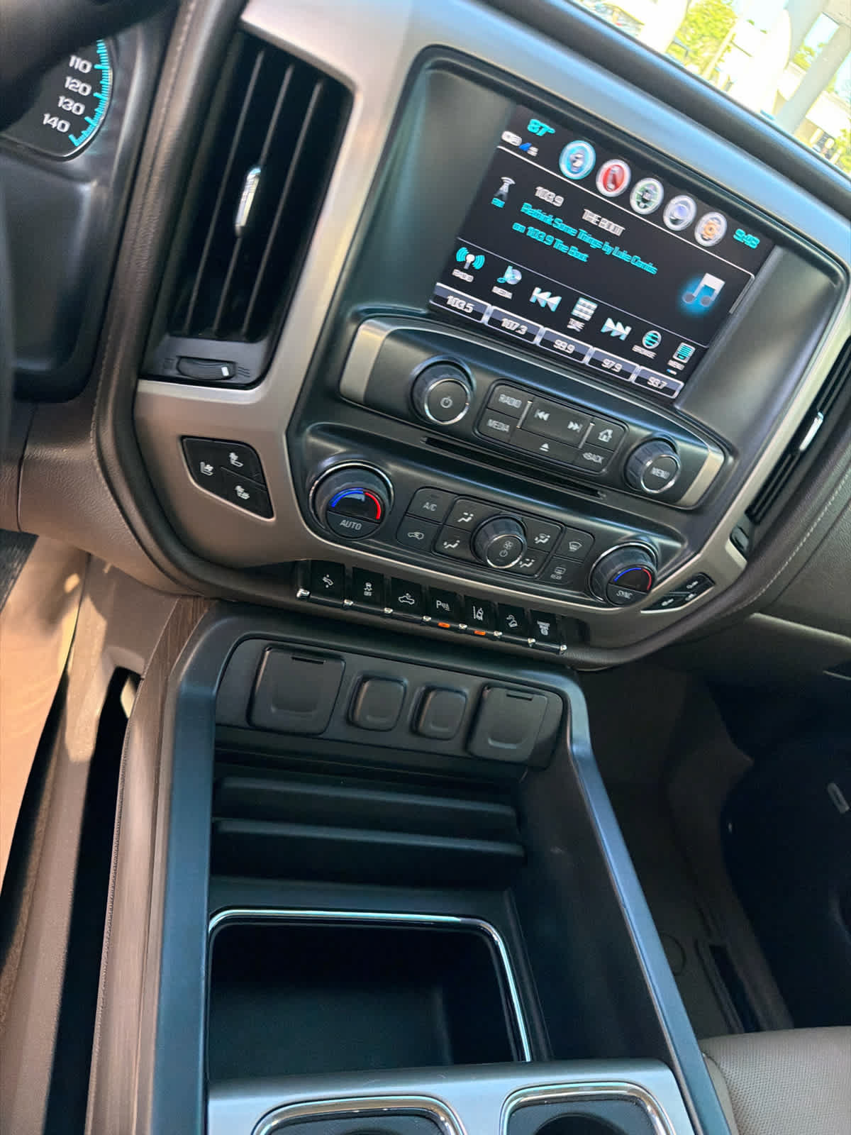 Used 2017 GMC Sierra 2500 Denali w/ Duramax Plus Package AWD/4WD image 13