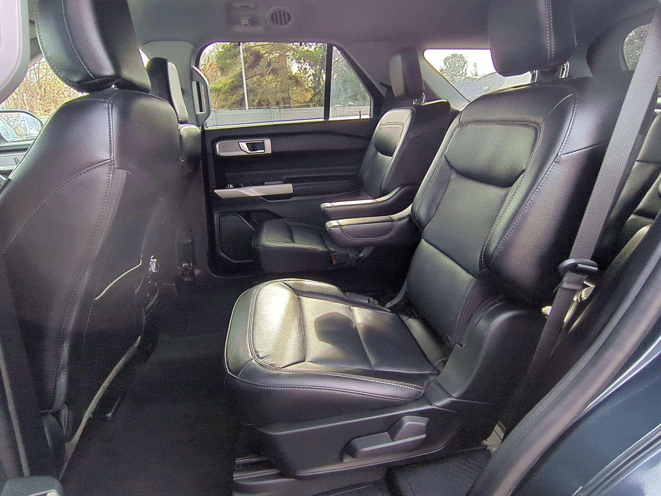 Used 2022 Ford Explorer Limited w/ Equipment Group 301A image 31