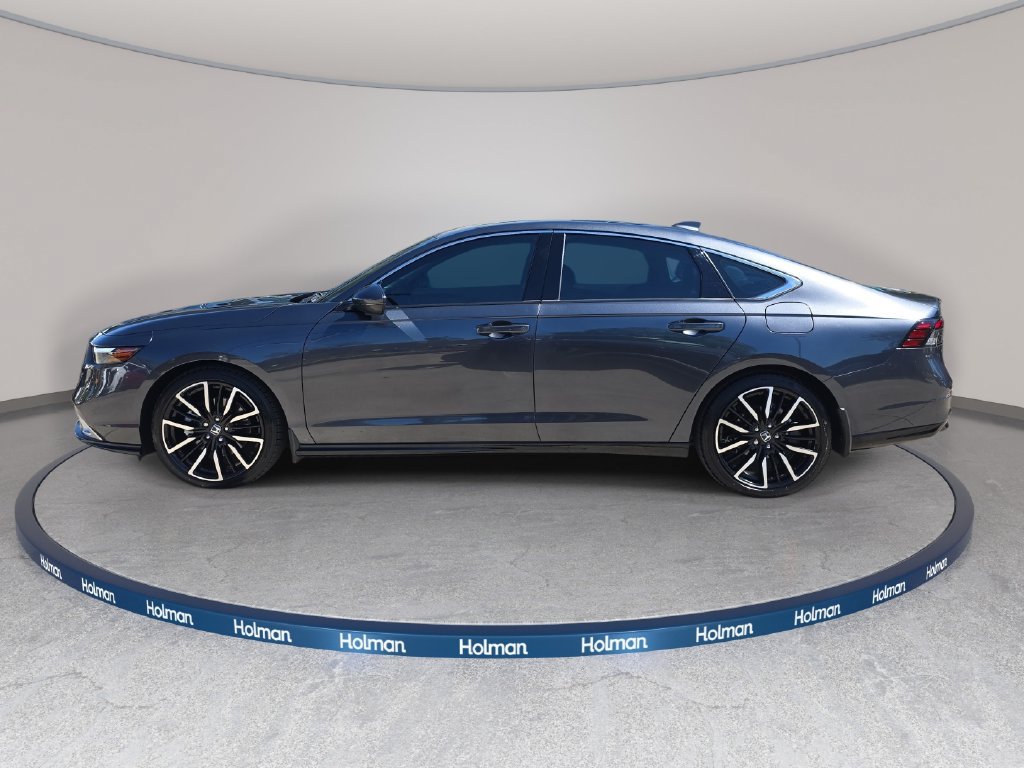 Used 2025 Honda Accord Touring image 9