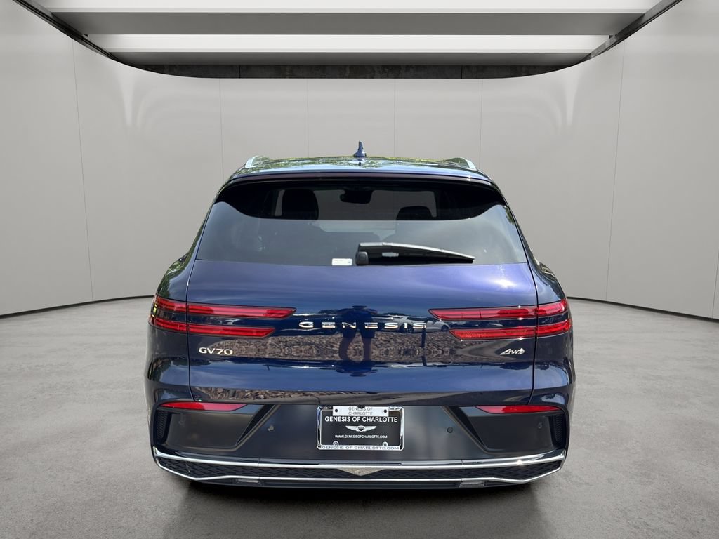 Certified 2026 Genesis GV70 2.5T Advanced AWD/4WD image 4