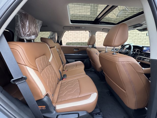 New 2026 Nissan Pathfinder Platinum AWD/4WD image 13