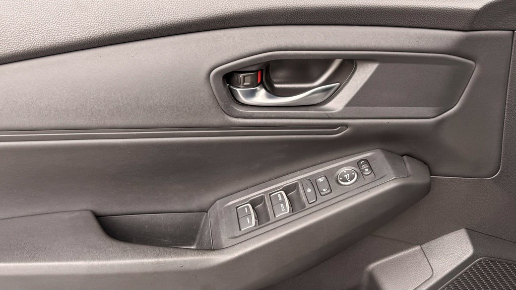 Used 2023 Honda Accord EX image 32