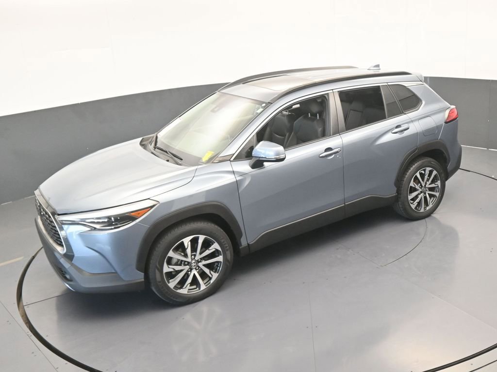 Used 2022 Toyota Corolla Cross XLE image 53