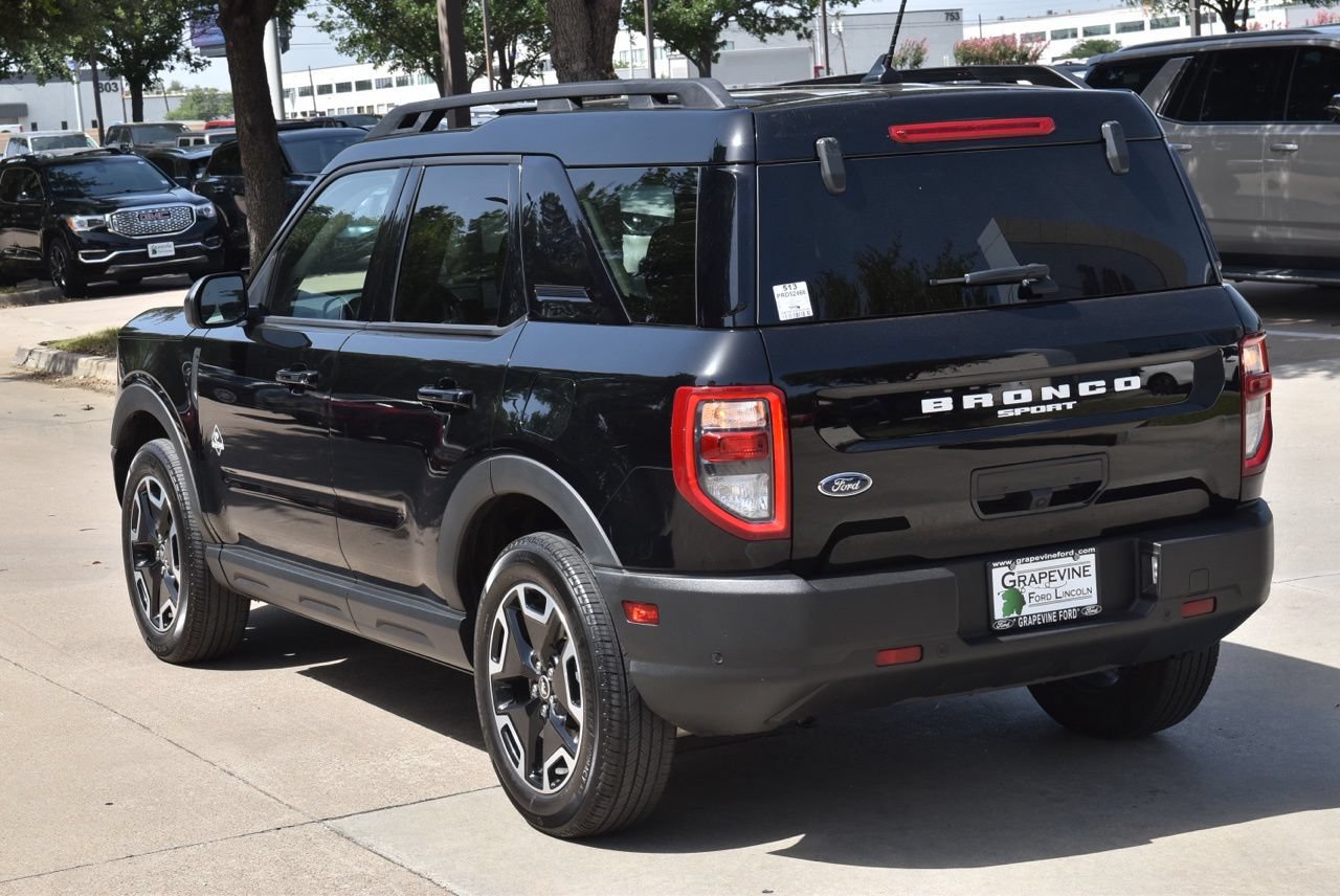Certified 2023 Ford Bronco Sport Outer Banks w/ Tech Package AWD/4WD image 10