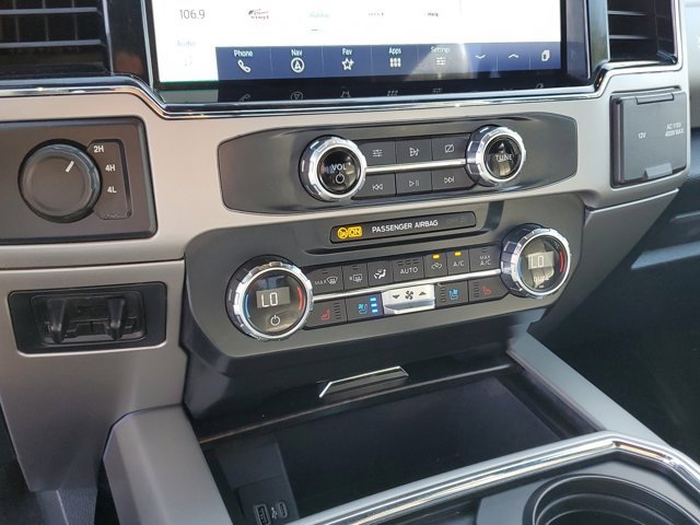 Used 2022 Ford F450 Lariat w/ Chrome Package image 26