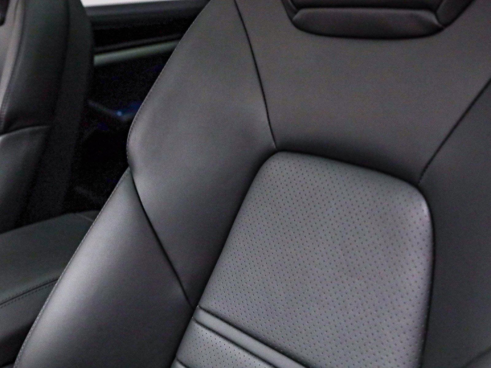 Used 2025 Porsche Cayenne E-Hybrid image 26