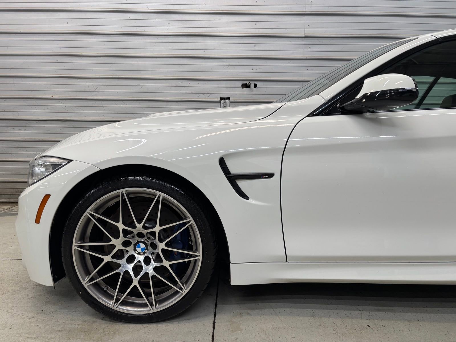 Used 2016 BMW M4 Convertible image 4
