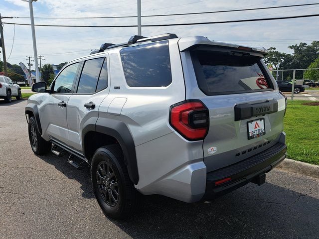 Used 2025 Toyota 4Runner SR5 AWD/4WD image 11