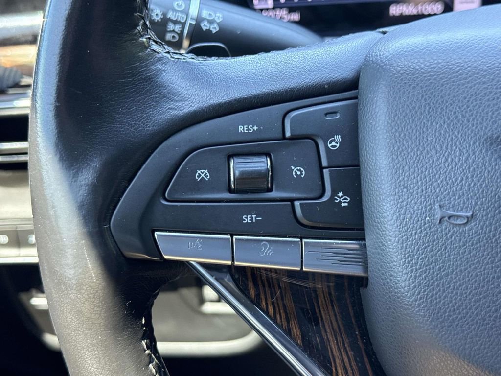 Used 2023 Cadillac Escalade ESV Premium Luxury AWD/4WD image 37