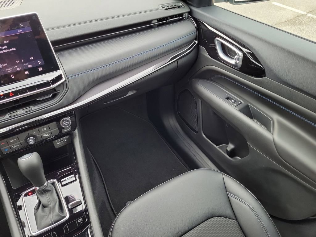 New 2026 Jeep Compass Latitude image 16