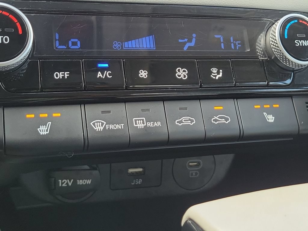 Used 2024 Hyundai Elantra Limited FWD image 19