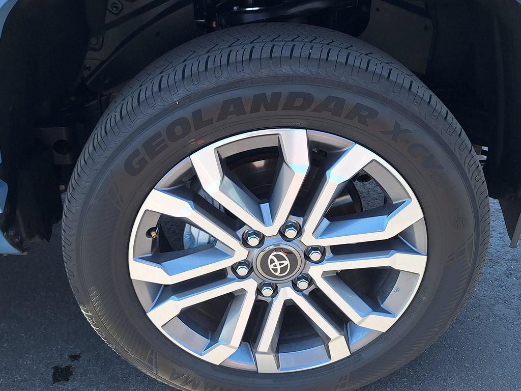Used 2025 Toyota 4Runner Limited AWD/4WD image 39