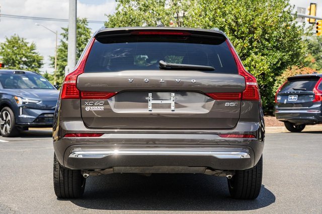 Certified 2022 Volvo XC60 B5 Inscription w/ Climate Package image 4