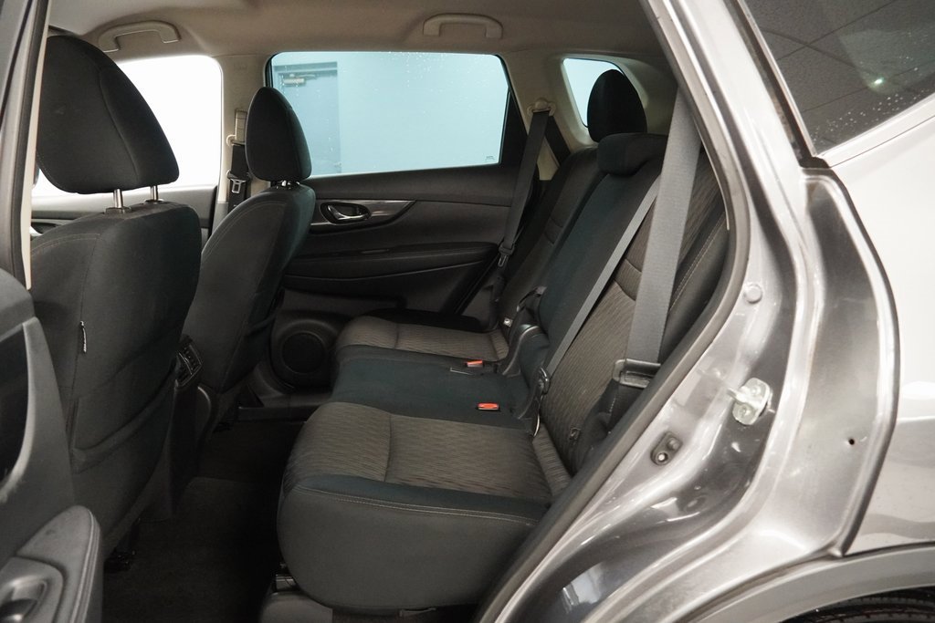 Used 2017 Nissan Rogue SV w/ Midnight Edition image 24