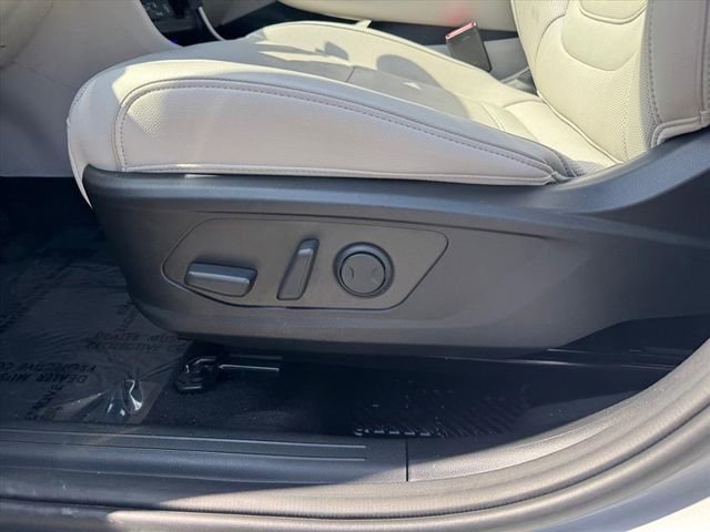 Used 2025 Hyundai Tucson Limited image 16