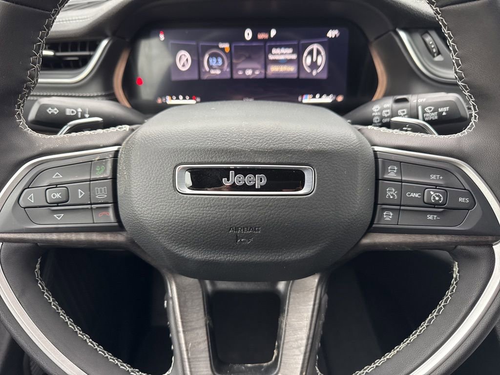 New 2025 Jeep Grand Cherokee Limited image 9