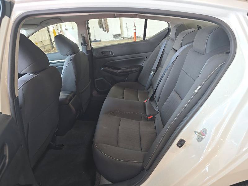 Used 2023 Nissan Altima 2.5 SV AWD/4WD image 13