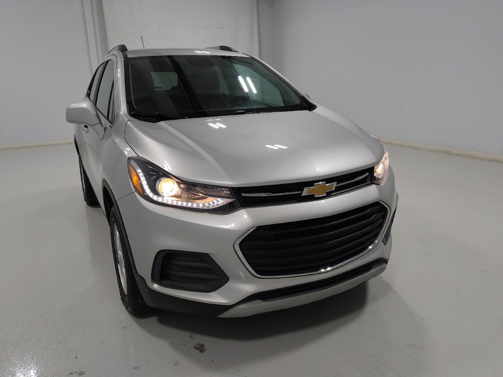 Used 2019 Chevrolet Trax LT w/ LT Convenience Package image 14