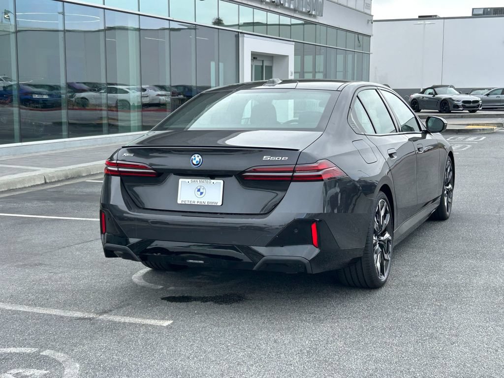 New 2027 BMW 550e xDrive AWD/4WD image 5