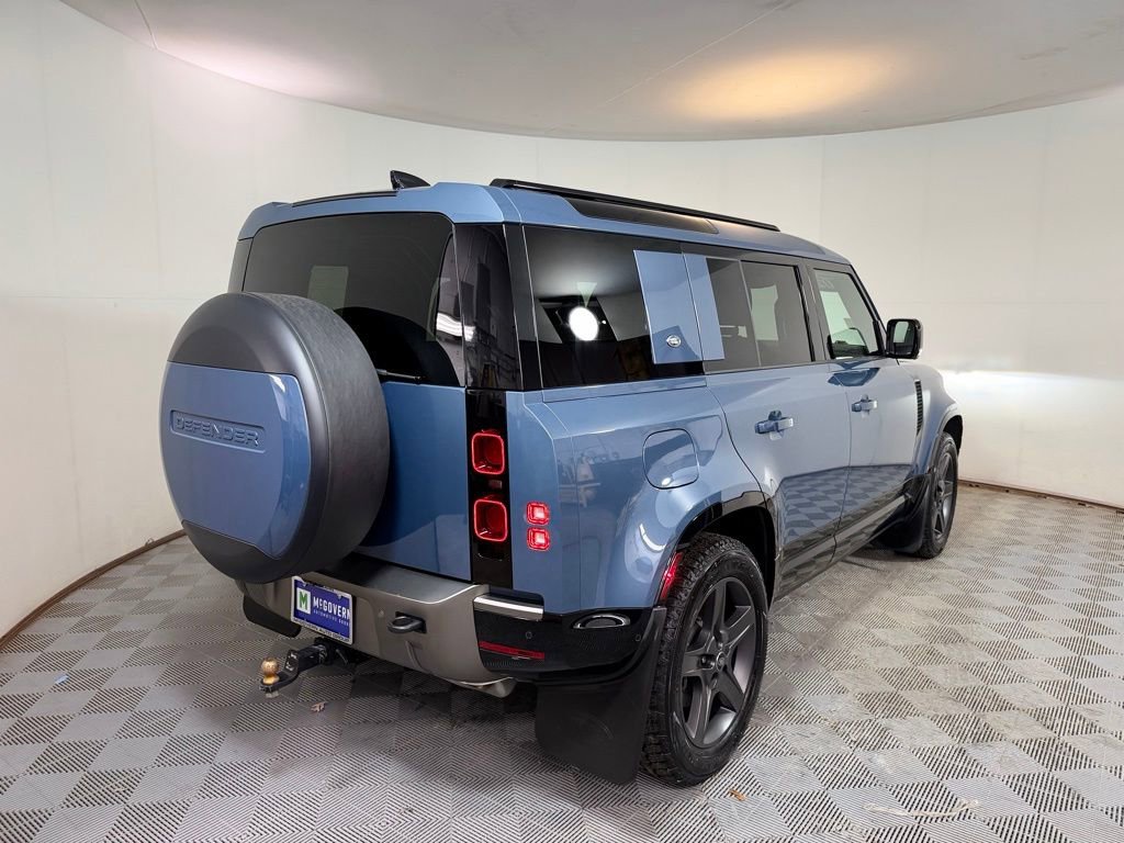 Used 2024 Land Rover Defender 110 X-Dynamic SE image 7