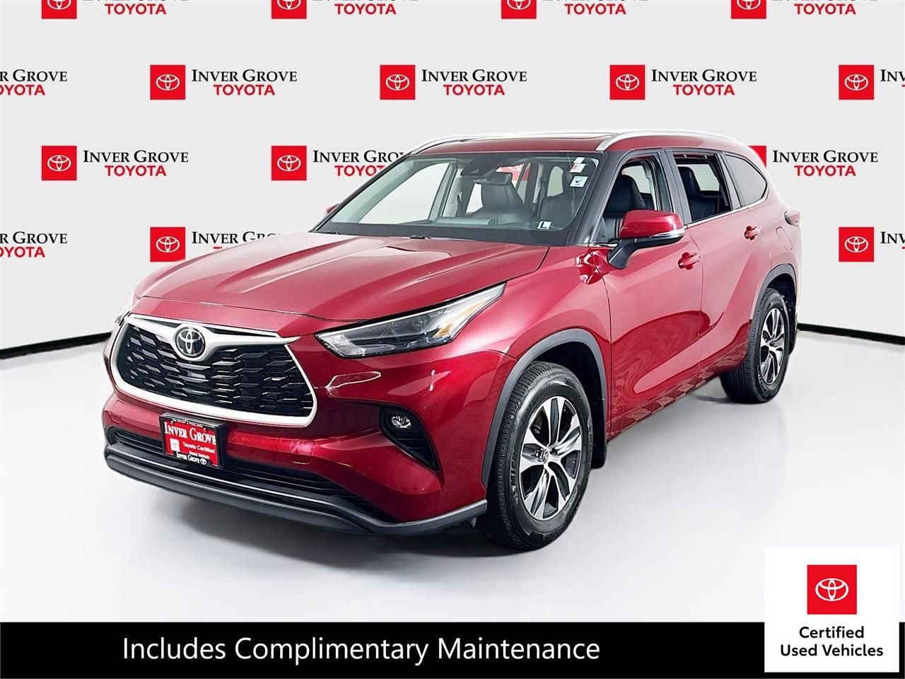 Certified 2025 Toyota Highlander XLE image 1