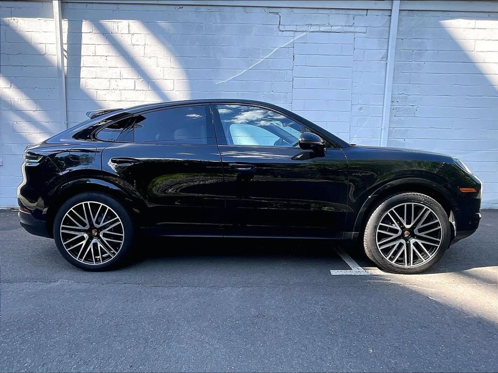 Certified 2026 Porsche Cayenne E-Hybrid Coupe AWD/4WD image 6
