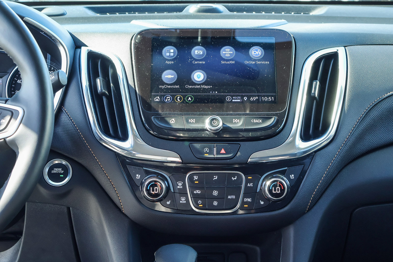 Used 2023 Chevrolet Equinox Premier image 9