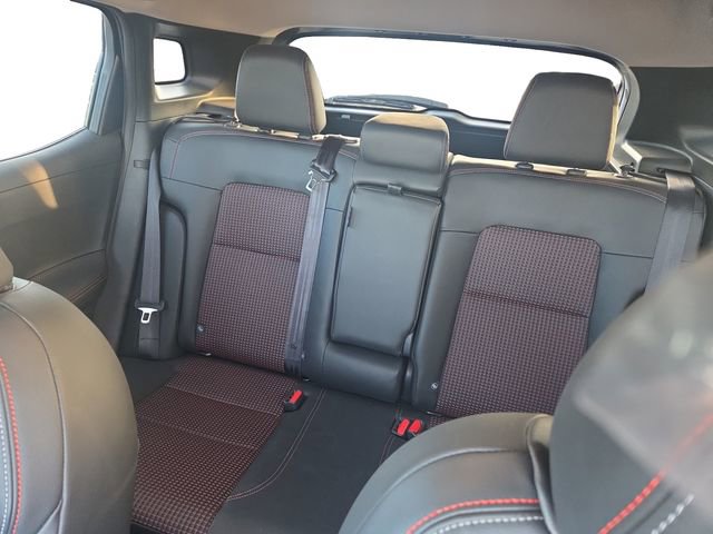 New 2025 Nissan Kicks SR image 13