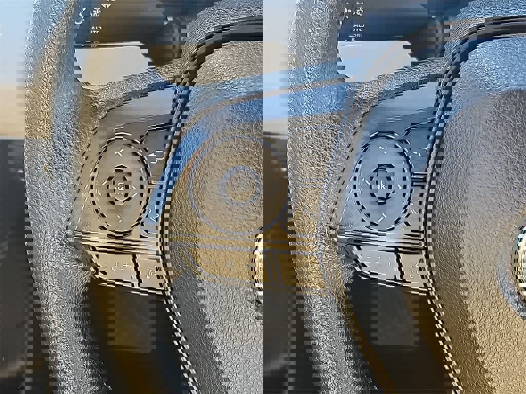 Used 2022 Toyota Corolla LE image 17