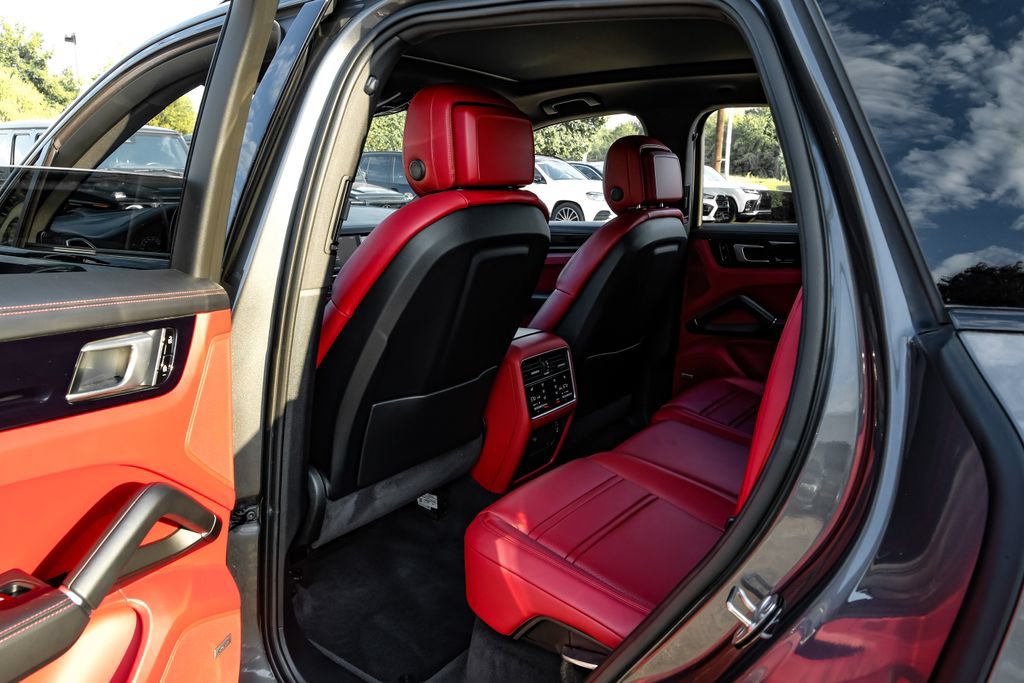Used 2021 Porsche Cayenne S AWD/4WD image 44