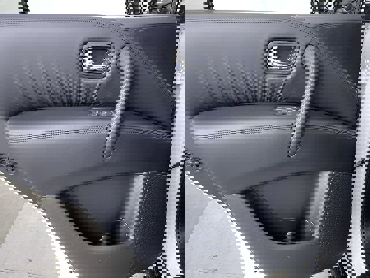 Used 2023 Nissan Armada SV w/ Cargo Package image 20