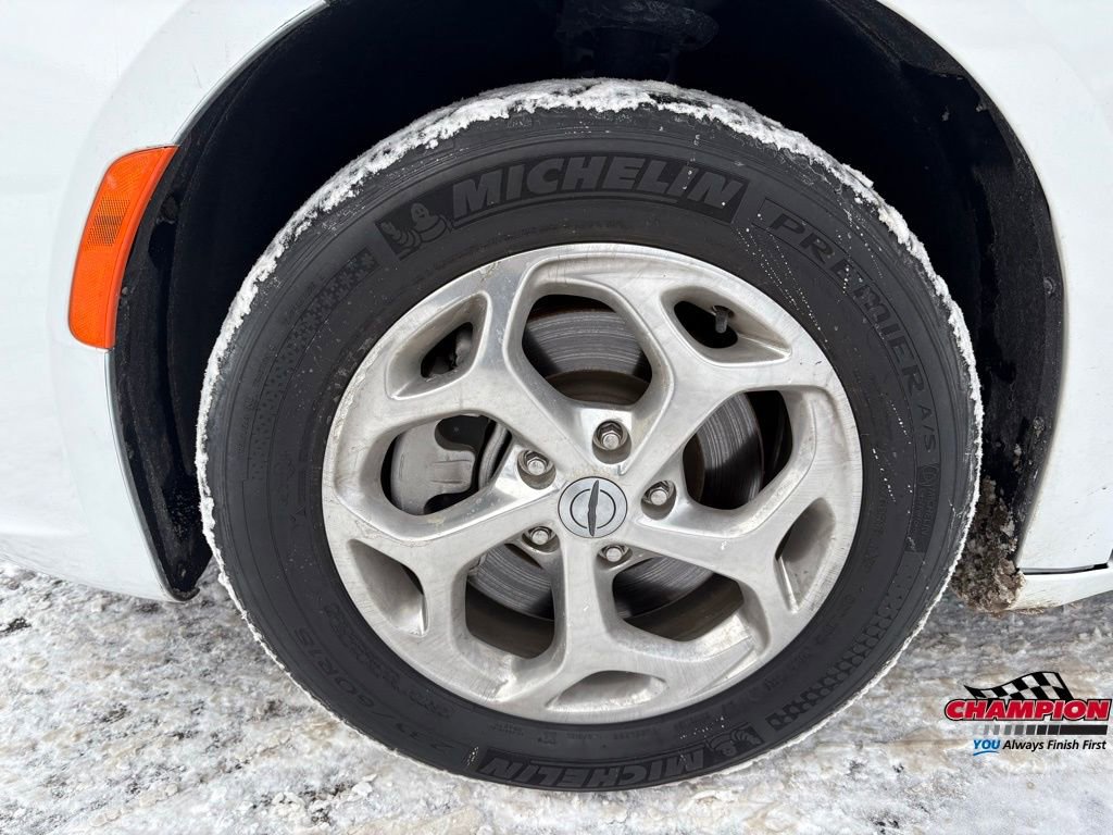 Used 2021 Chrysler Pacifica Limited image 10