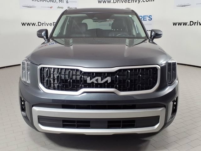 Used 2024 Kia Telluride EX w/ EX Captain's Chair Package AWD/4WD image 2