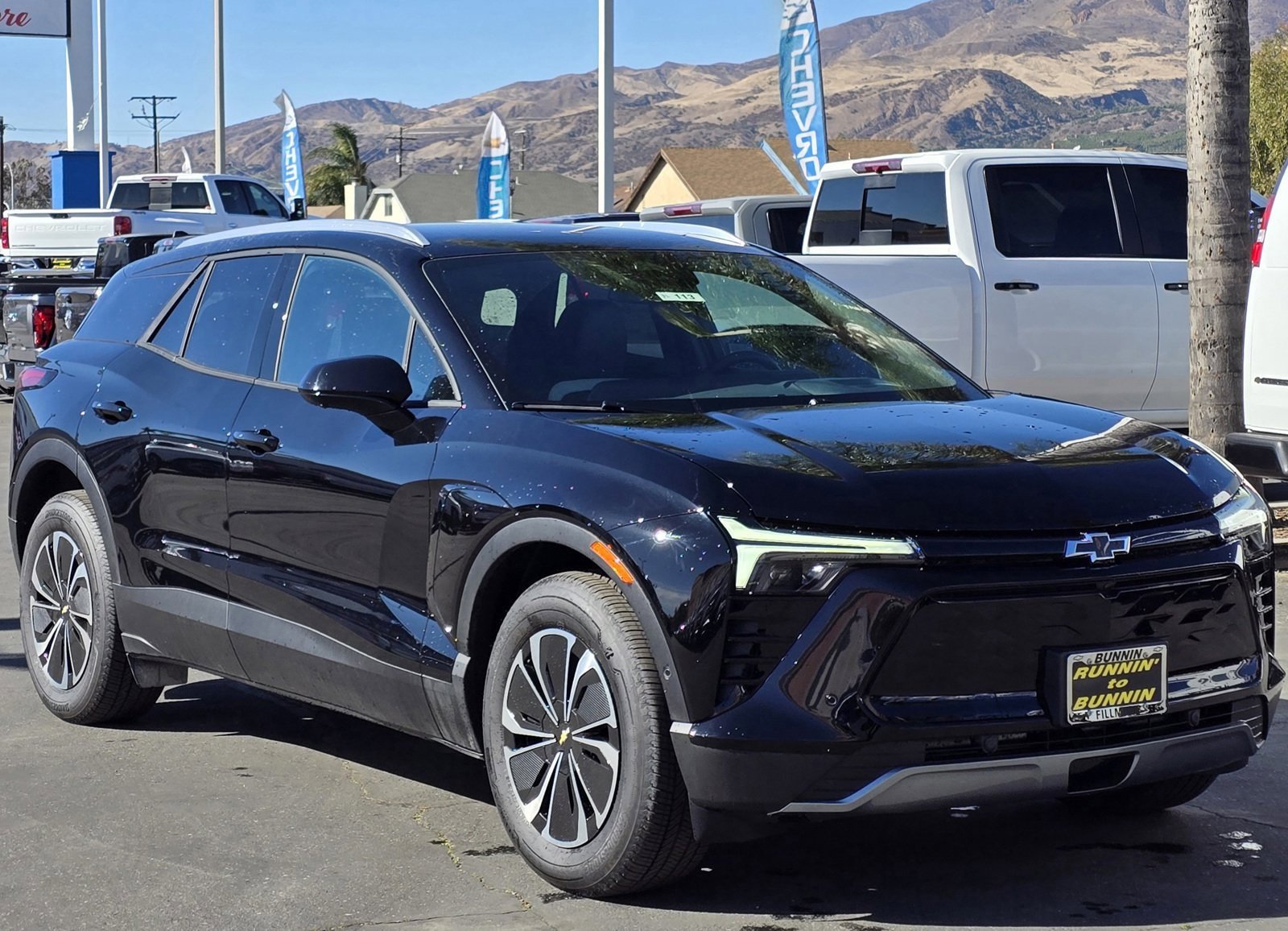 Used 2025 Chevrolet Blazer EV LT w/ Super Cruise Package AWD/4WD image 3