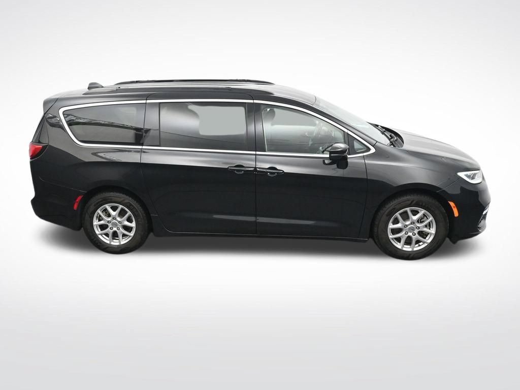 Used 2022 Chrysler Pacifica Touring-L FWD image 24