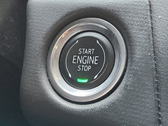 Used 2023 GMC Yukon XL SLT w/ SLT Premium Package image 22