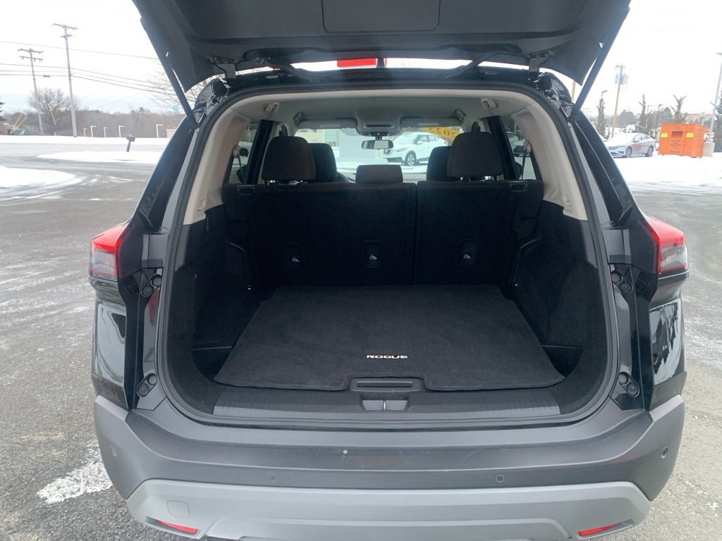 Used 2023 Nissan Rogue S image 23