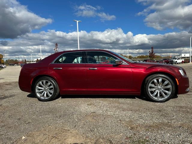 Used 2018 Chrysler 300 Limited image 5