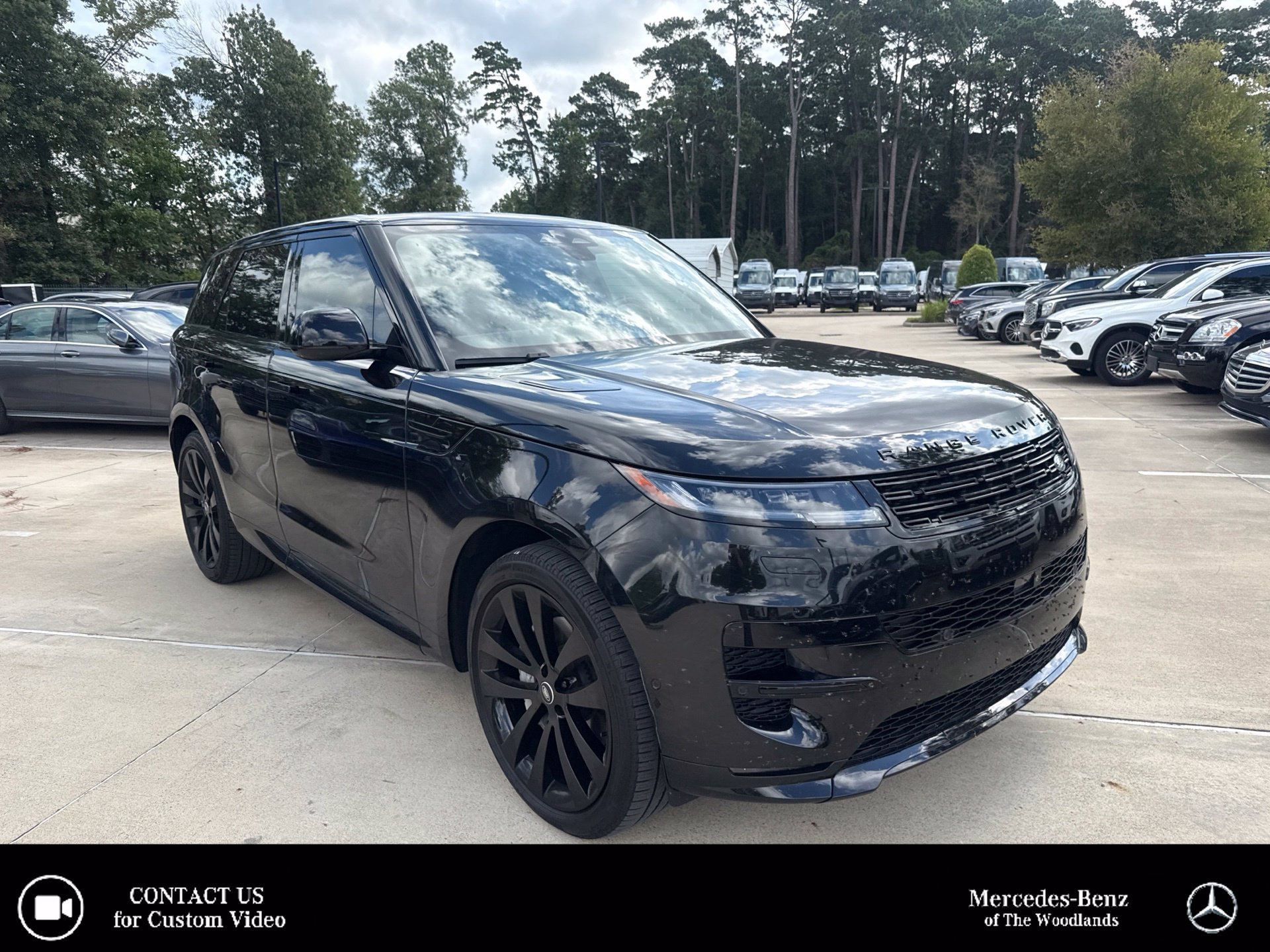 Used 2025 Land Rover Range Rover Sport Dynamic SE AWD/4WD image 1