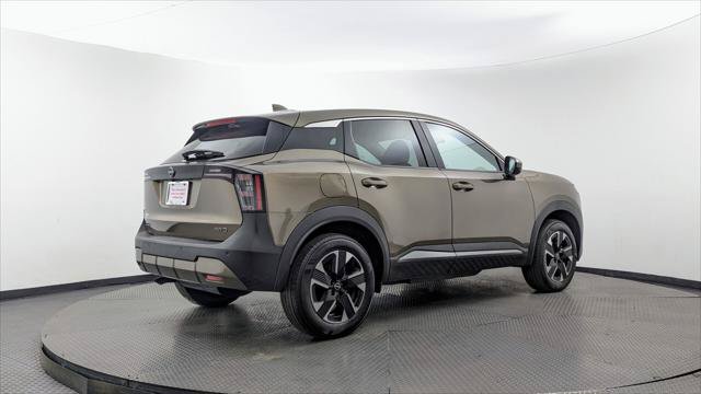 Used 2025 Nissan Kicks SV AWD/4WD image 8