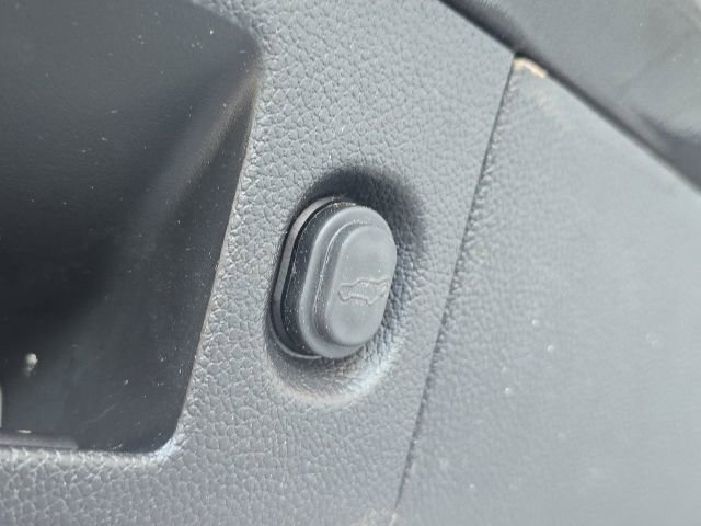 Used 2020 GMC Yukon XL SLT w/ Open Road Package image 12